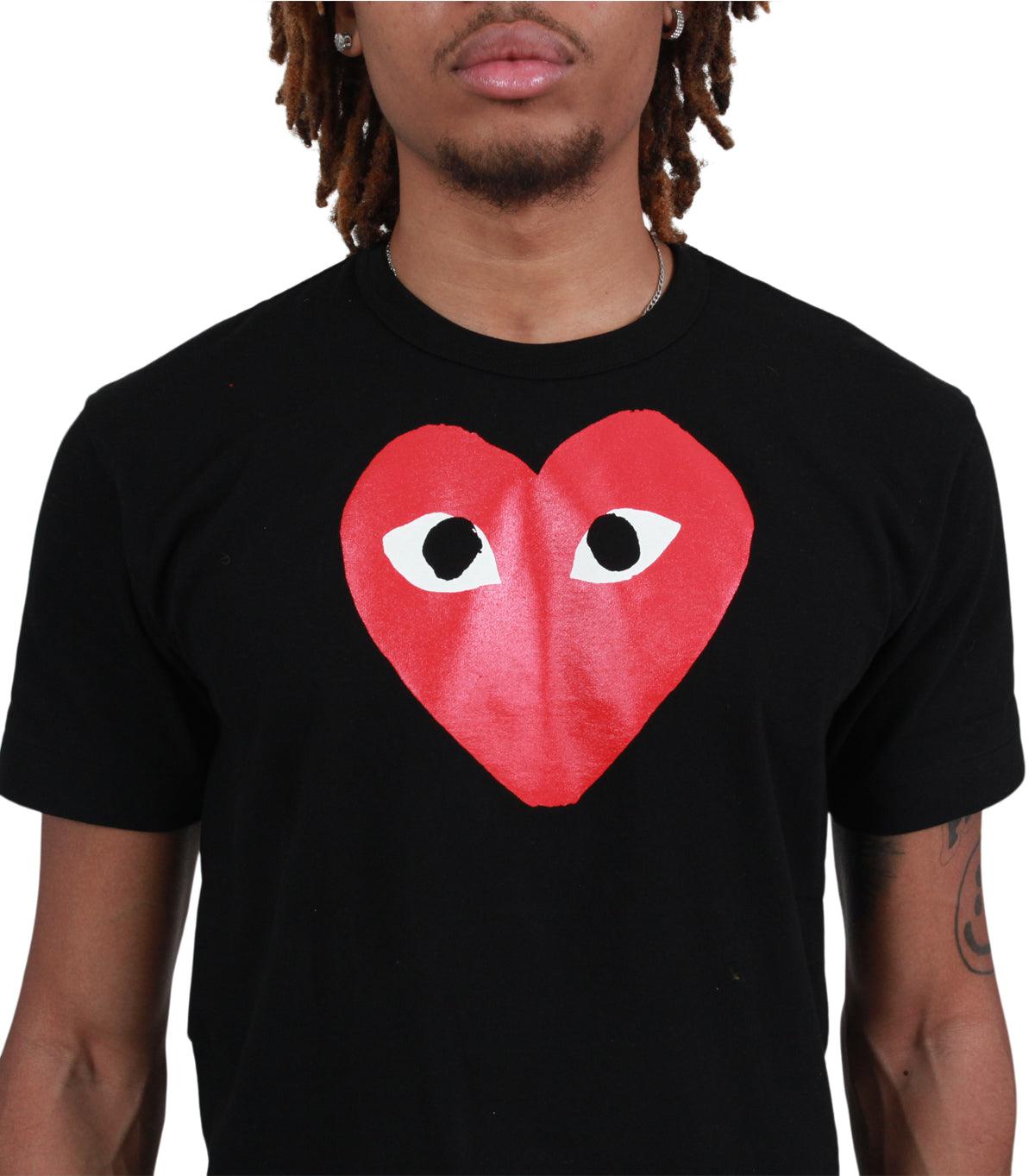 CdG PLAY Front Red Heart T-Shirt Black | SOMEWHERE