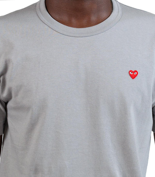 CdG PLAY Small Red Heart T-Shirt Grey | SOMEWHERE