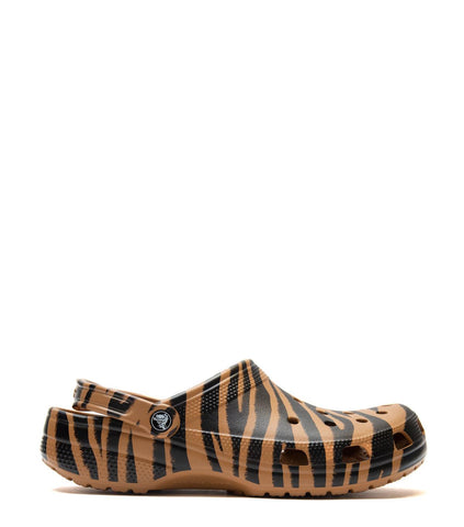 Zebra best sale striped crocs